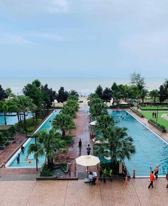 Studio With Privacy Balcony And Netflix At Timurbay Sea Front Residence Kuantan Luaran gambar