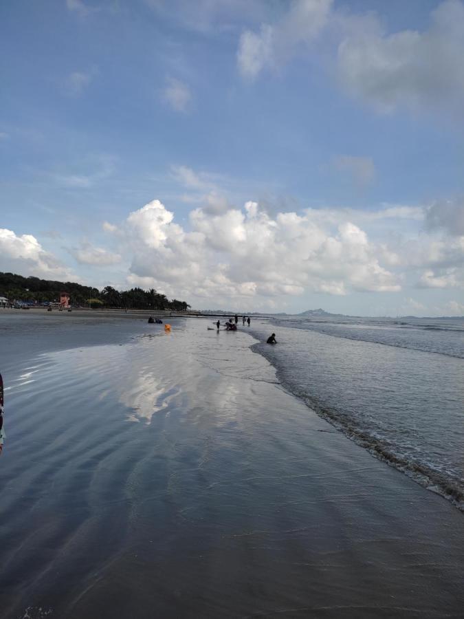 Studio With Privacy Balcony And Netflix At Timurbay Sea Front Residence Kuantan Luaran gambar